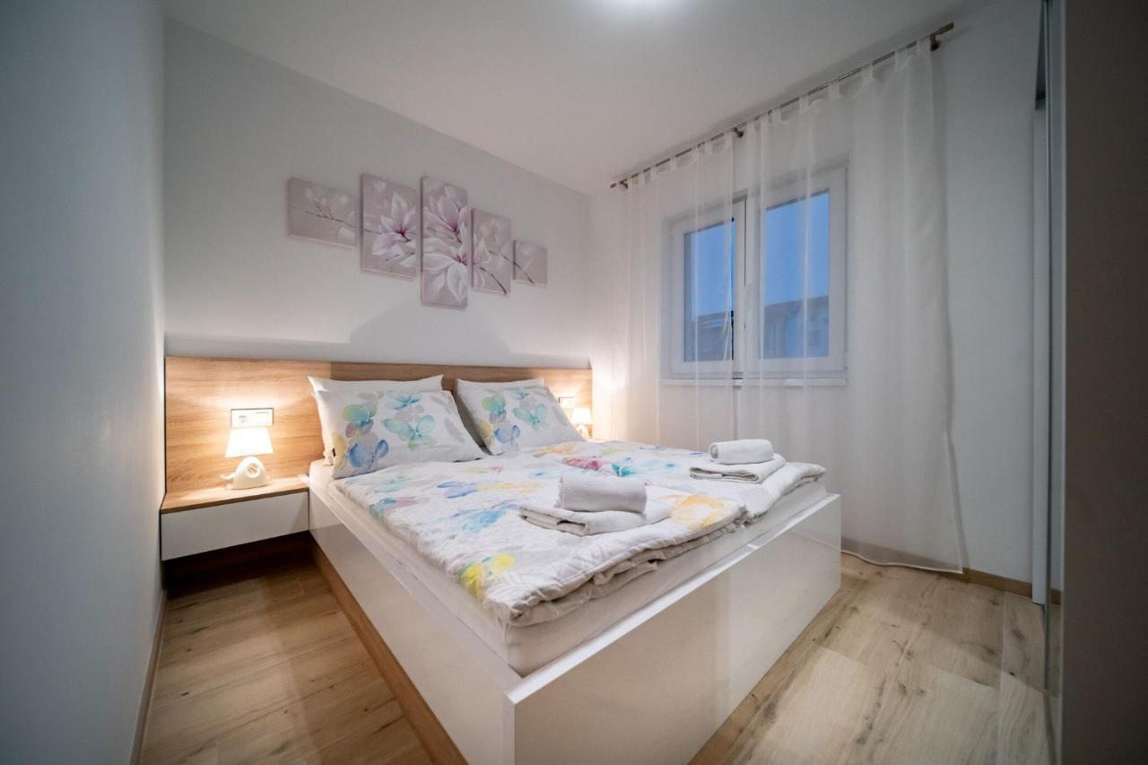 Apartmani Tomi Lopar Bagian luar foto